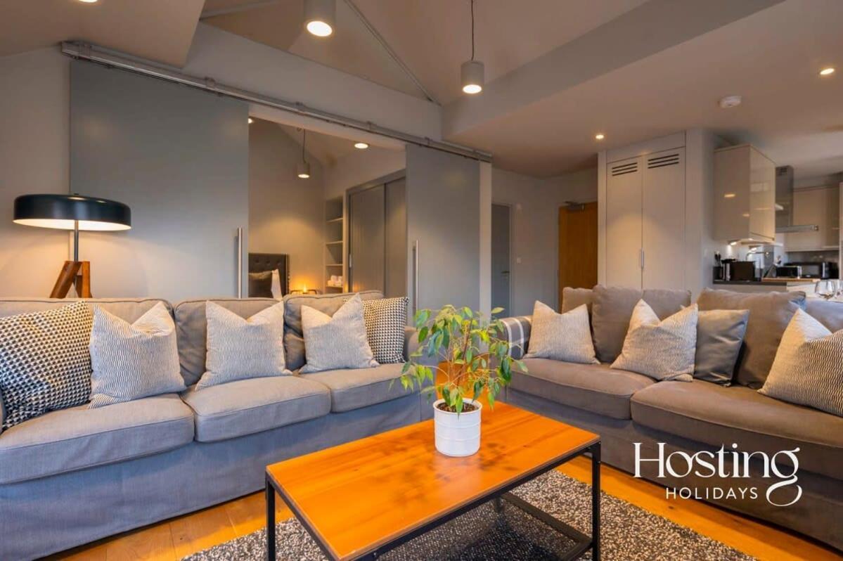 Stylish Luxury Apartment In The Centre Of Henley Exterior foto