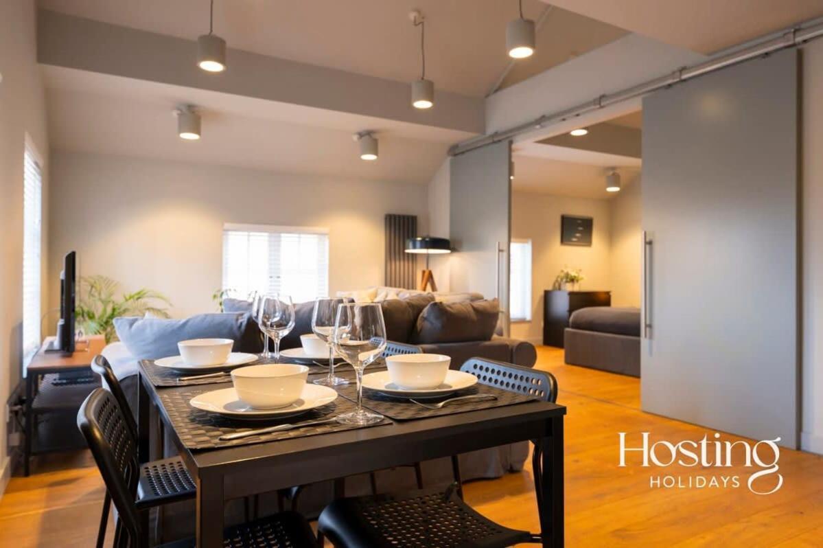 Stylish Luxury Apartment In The Centre Of Henley Exterior foto